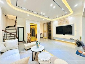 bán nhà mới coong - thái hà 45m2 - 7 tầng - thang máy - nội thất cao cấp - 30m ra ô tô - giá tốt