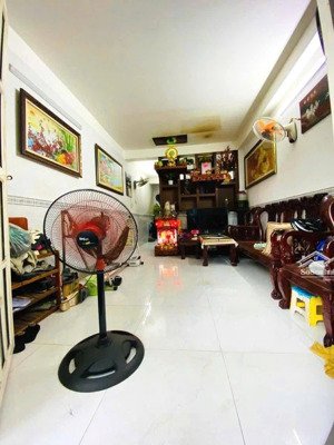 nhà mới vào ở ngay - hxh dương quảng hàm, gv, dt 47,8m2 - giá 8tỷ490, gần th nguyễn viết xuân