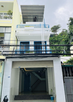 cho thuê nhà kinh doanh 4 phòng ngủ, gần chợ, siêu thị lotte