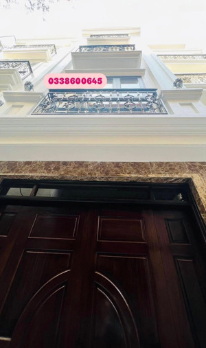 phố trung kính 35m2 x 6 tầng thang máy - gần phố - cực đẹp - giá 9 tỷ.