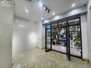  CHO THUÊ TẦNG 1 CĂN SHOPHOUSE XẺ KHE 135M2 - VINHOMES IMPERIA