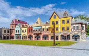 bán shop vinwornder 2 mặt tiền ngay cổng chính giá 27 tỷ