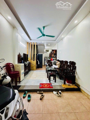 nhà phân lô yên xá 35m, 5 tầng, ô tô tải tránh gara ô tô kinh doanh tốt chỉ 10.x tỉ