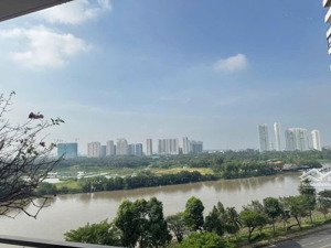 gấp. chủ gửi bán gấp căn hộ panorama, ban công phòng khách nhìn sông và bến du thuyền giá 18,5 tỷ