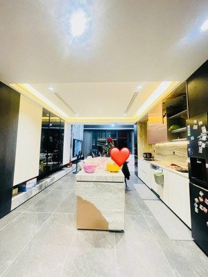 đỉnh nóc! phân lô huỳnh thúc kháng, 2 ô tô tránh, kinh doanh tấp nập, sát phố, ngõ thông, kd, 63m2.