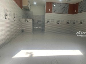 nhà trong dãy trọ, bán nhanh giá 650tr, có gác suốt, full thổ cư