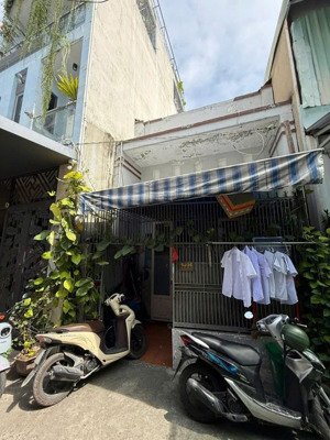 chính chủ cần bán nhà 65/5a gò xoài , bình tân - 4,02x10m - trệt lửng - giá: 4 tỷ .lh: 