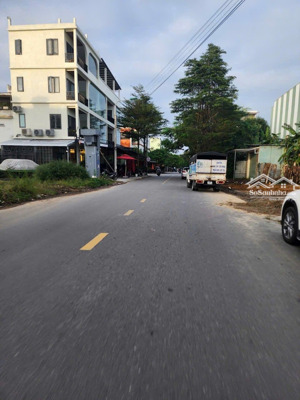 siêu phẩm góc ngã tư 2 mt đường 7.5m hòa xuân