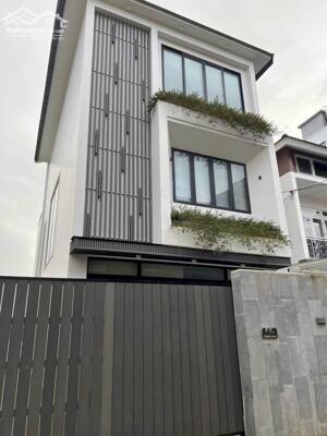 BÁN VILLA MỚI TOANH – TRUNG TÂM P6 ĐÀ LẠT