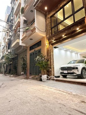 siêu đẹp - đẳng cấp - phân lô trần quốc hoàn - 40/43m2 - 7 tầng - thang máy - gara ô tô - hơn 21 tỷ