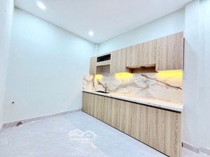 bán nhà đẹp p15, tân bình. sát đường oto to, gần phạm văn bạch