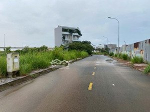 gần đường 20m, 88m2 sổ vuông nhỉnh 5 tỷ