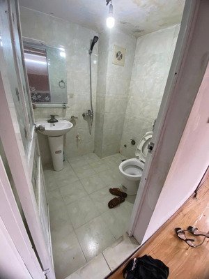 chính chủ cần bán căn hộ - sổ phôi riêng, ô tô vào tận cửa - lô góc 2 thang máy