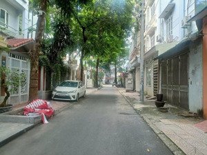 cầu giấy, phân lô, ô tô tránh, vỉa hè, 2 thoáng. 60m, 22 tỷ, 