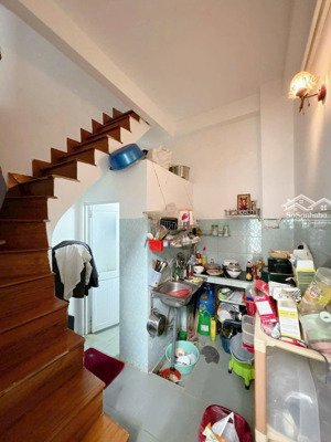 q4 kdc dân trí cao không quy hoạch nhà đẹp 4tầng btct hoàn công . nhĩnh 3 tỷ còm tl