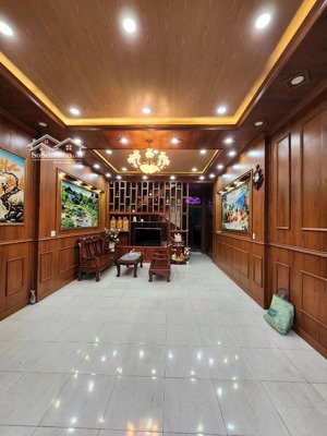 bán nhà hướng tây, visip1 bình dương. nhà lầu ngay chợ, thu nhập 13triệu, giá 6,4ti rẻ nhất khu.