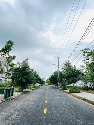 siêu vip cặp đông nam kẹp công viên đường 7.5m