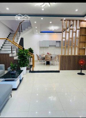 cho thuê nhà 2,5 tầng đường đô đốc tuyết, hoà xuân, full nội thất đẹp