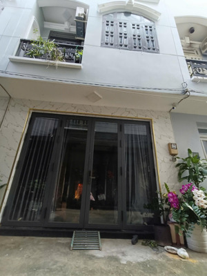 hàng hiếm nhà 3 tầng mua 1 được 2 tại huỳnh tấn phát, quận 7, tp hcm chỉ nhích 7tỷ xíu 85m2, , 8pn