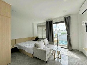 studio ban công 40m máy giặt riêng | gần sân bay tsn, ga t3, cv hoàng văn thụ & gia định