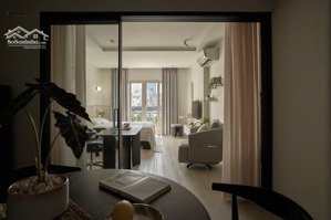 cần cho thuê gấp căn hộ kingston residence. dt: 40m2, officetel, 1wc. giá 14tr/th. lh: 