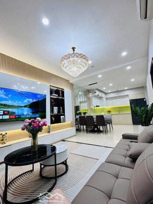 gia đình bán căn hộ 107m (3n2w) hpc landmark tầng đẹp .fulld đồ giá 7.55 tỷ chuẩn giá