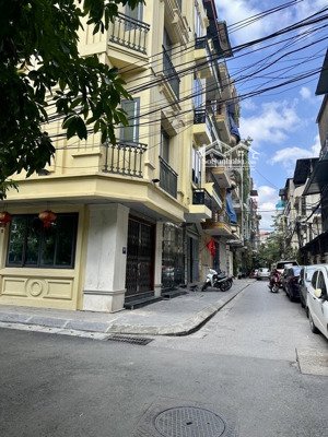 bán nhà ô tô tránh vỉa hè rộng hai bà trưng cạnh hồ, kinh doanh, sổ đỏ sẵn, vị trí vàng 46m2 19.1tỷ