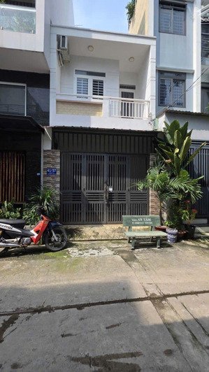 cần bán nhà 1 lầu btct-đuờng 6m xe hơi chui vô nhà, diện tích 4x12m, công nhận đủ, giá:4,760tỷ