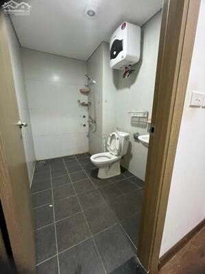 Cho thuê nhà nguyên căn Thái Thịnh 30m2 5 tầng 3pn 2wc điều hòa nóng lạnh 10tr/1 tháng