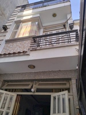 nhà giá rẻ tại mễ cốc quận 8, dt 3,4x15m, 3tầng sân thượng giá 3tỷ900 tl