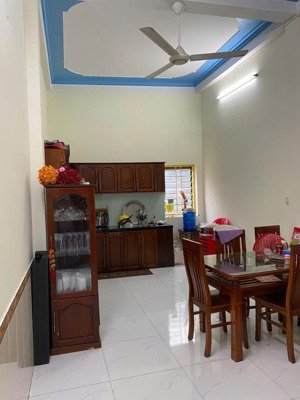 bán nhà 1 trệt 2 lầu mặt tiền đường lê hồng phong gần nước mắm 584