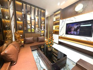 nhà full nội thất xịn phố hồ tùng mậu cầu giấy 40m x 5tầng, mt4m giá 10.8 tỷ 5 ngủ sát phố gần ô tô