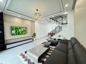 nhà mới xây thuộc gói 5 mỹ gia, đường to, full nội thất, hướng tây, giá chỉ 8,55 tỷ(bao tất cả).