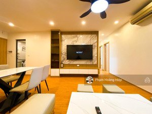 (chính chủ)toà c6 - trần hữu dực - lô góc - 3pn - 2wc - tầng cao - view pháo hoa. lh: 