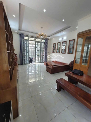 nhà 3 tầng góc 2 mặt tiền, đường hà huy giáp, p. an phú đông, q12, dt: 68m2 (5,1x13) 7,5tỷ