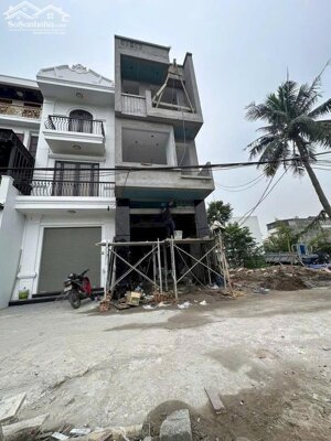  BÁN NHÀ 3 TẦNG MỚI TINH, Ô TÔ ĐỖ CỬA – CẠNH TRƯỜNG TIỂU HỌC HÙNG VƯƠNG, GIÁ CHỈ 3,5 TỶ