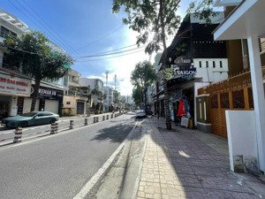 [ nhà 1,5 tầng _mặt tiền nguyễn thị minh khai ] cách biển trần phú: 1km. giá: 21,2 tỷ.