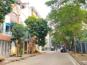 tđc việt hưng: 55m mt4m vỉa hè ô tô tránh chỉ 12tỷ