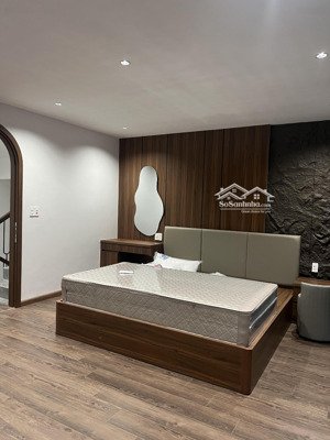 siêu phẩm - đẹp nhất vin vũ yên - nội thất khách sạn 5 sao - có thang máy- bbq ngoài trời