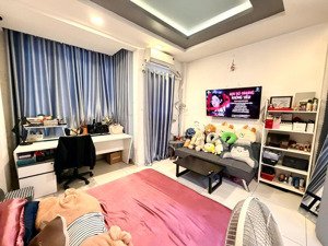 cho thuê chdv 40m2 có ban công nguyễn thái bình- k300 tân bình giá 5,5tr