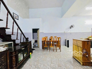 siêu phẩm nhà mặt phố ( ngang 5.6m ) đường hoà nam 4 gần bến xe