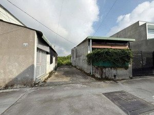 bán lô đất vườn diện tích 10x20 .ngay ấp 1 thạnh phú , sổ riêng thỏi cư chủ kẹt bán rẻ chỉ 1 tỷ850