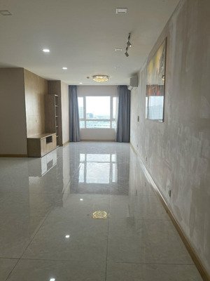 gấp bán căn hộ đất phương nam, 3 phòng ngủ, 2wc, chỉ 5.7 tỷ