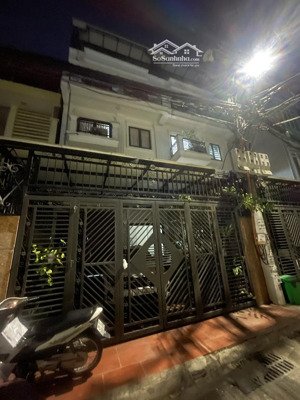 vip. tòa nhà 152m2, 6tầng thang máy, mt 6.2m, gara, full nội thất. chỉ 27tỷ.cạnh vinhomes long biên