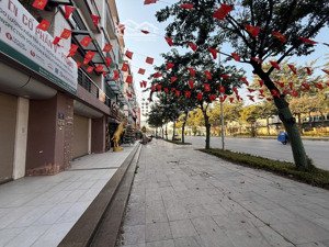 mặt đường trịnh văn bô, hai mặt đường, thang máy, siêu kinh doanh, 150m x 6t, 62 tỷ. 