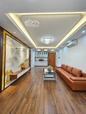 chính chủ bán nhà phân lô dt 75m2 x 4,5 tầng, thang máy, mt gần 5m, ngõ 117 trần cung, giá 18,5 tỷ.