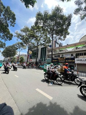 quận 10 - siêu phẩm mtkd 3/2 - căn góc 2 mặt tiền - ngang 6.2m - 40,1m2 - 18 tỷ