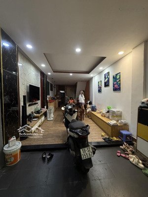 8.5t - nhà 3 lầu 4pn bạch đằng p.24 rạch xuyên tâm