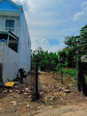 bán gấp lô đất dt 92m2, gần ngã tư địa chất, đường nhựa oto, thông ra lê hồng phong, có thổ cư, shr