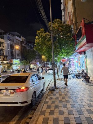 chủ bán nhà tự xây phố xuân la - tây hồ, ba bước ra phố, ô tô vào nhà. mặt tiền gần 5m